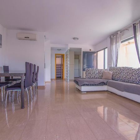 אל קאמפיו Villa Moderna Con Piscina מראה חיצוני תמונה