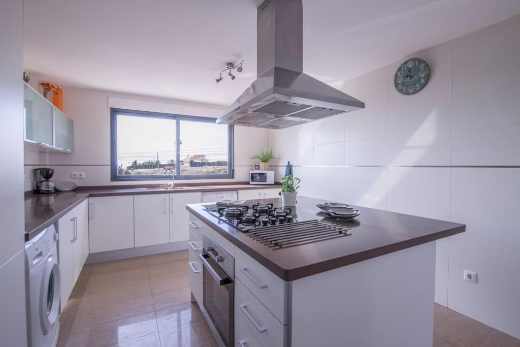 אל קאמפיו Villa Moderna Con Piscina מראה חיצוני תמונה