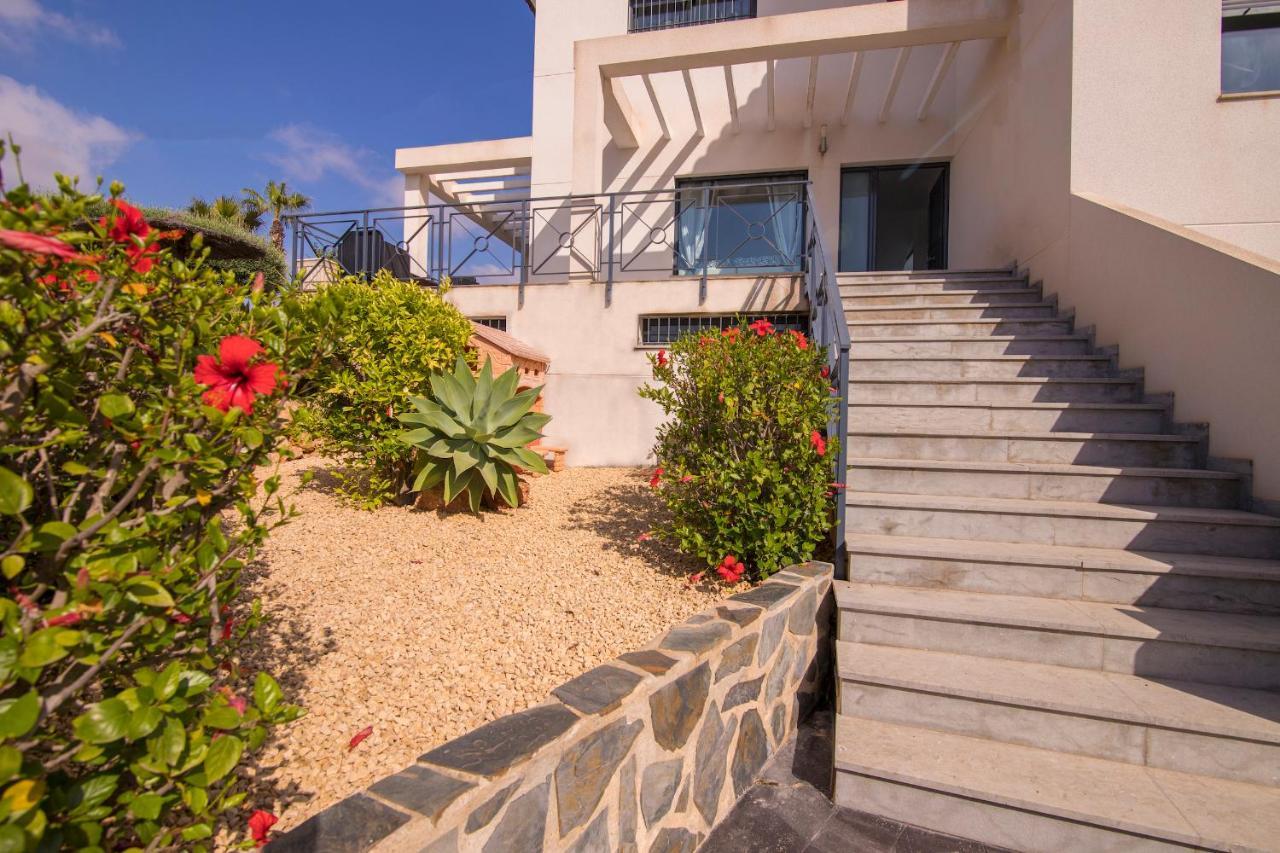 אל קאמפיו Villa Moderna Con Piscina מראה חיצוני תמונה