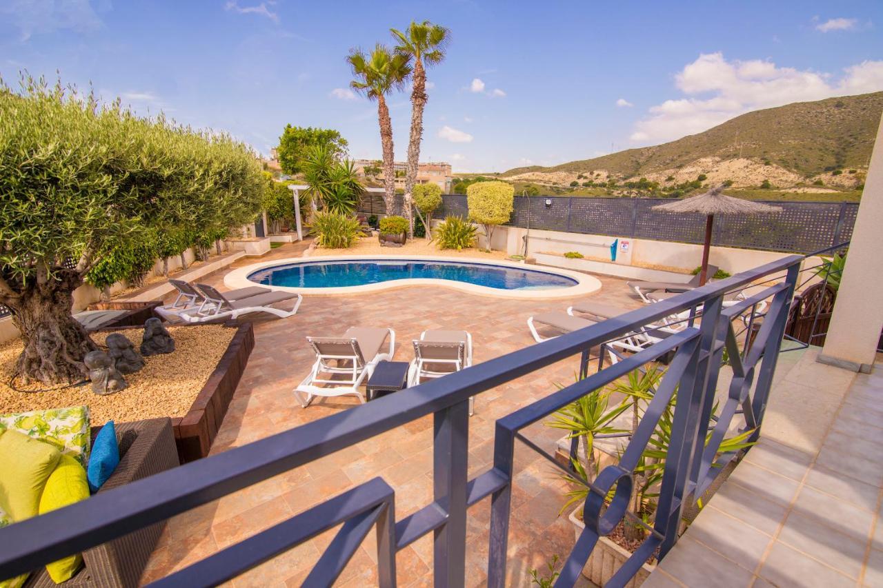 אל קאמפיו Villa Moderna Con Piscina מראה חיצוני תמונה