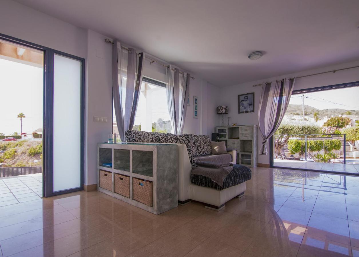 אל קאמפיו Villa Moderna Con Piscina מראה חיצוני תמונה